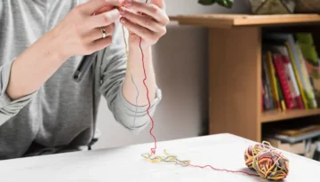 Cómo coser con hilo elástico